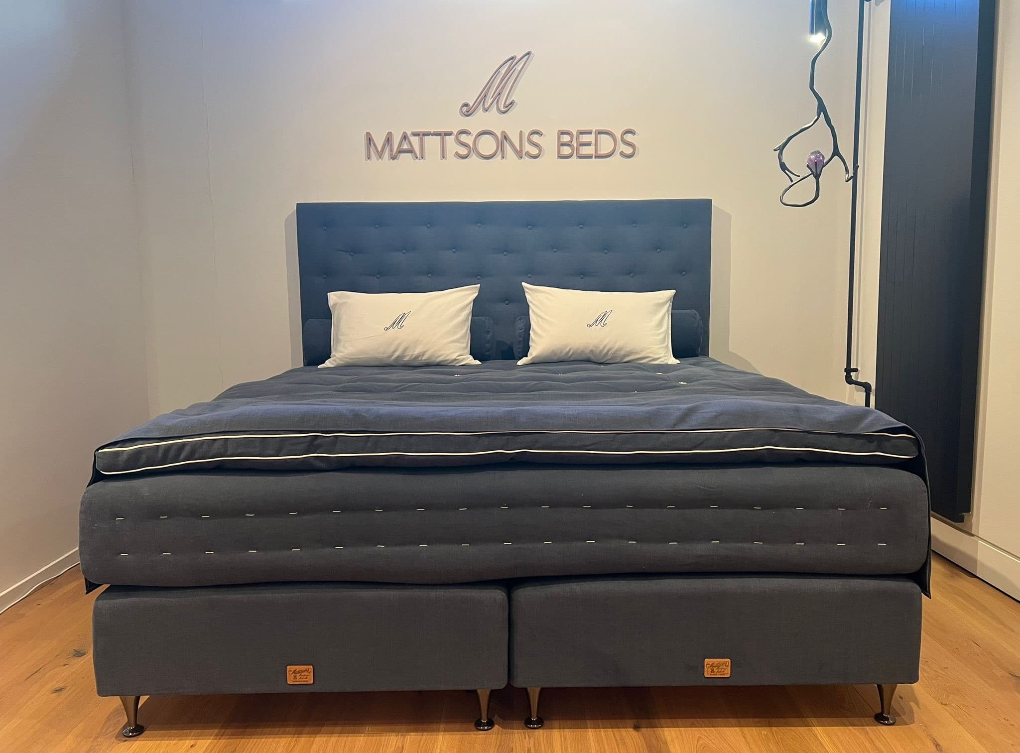 Mattsons Beds Boxspringbett im passion for beds Showroom Zürich, Talstrasse 66