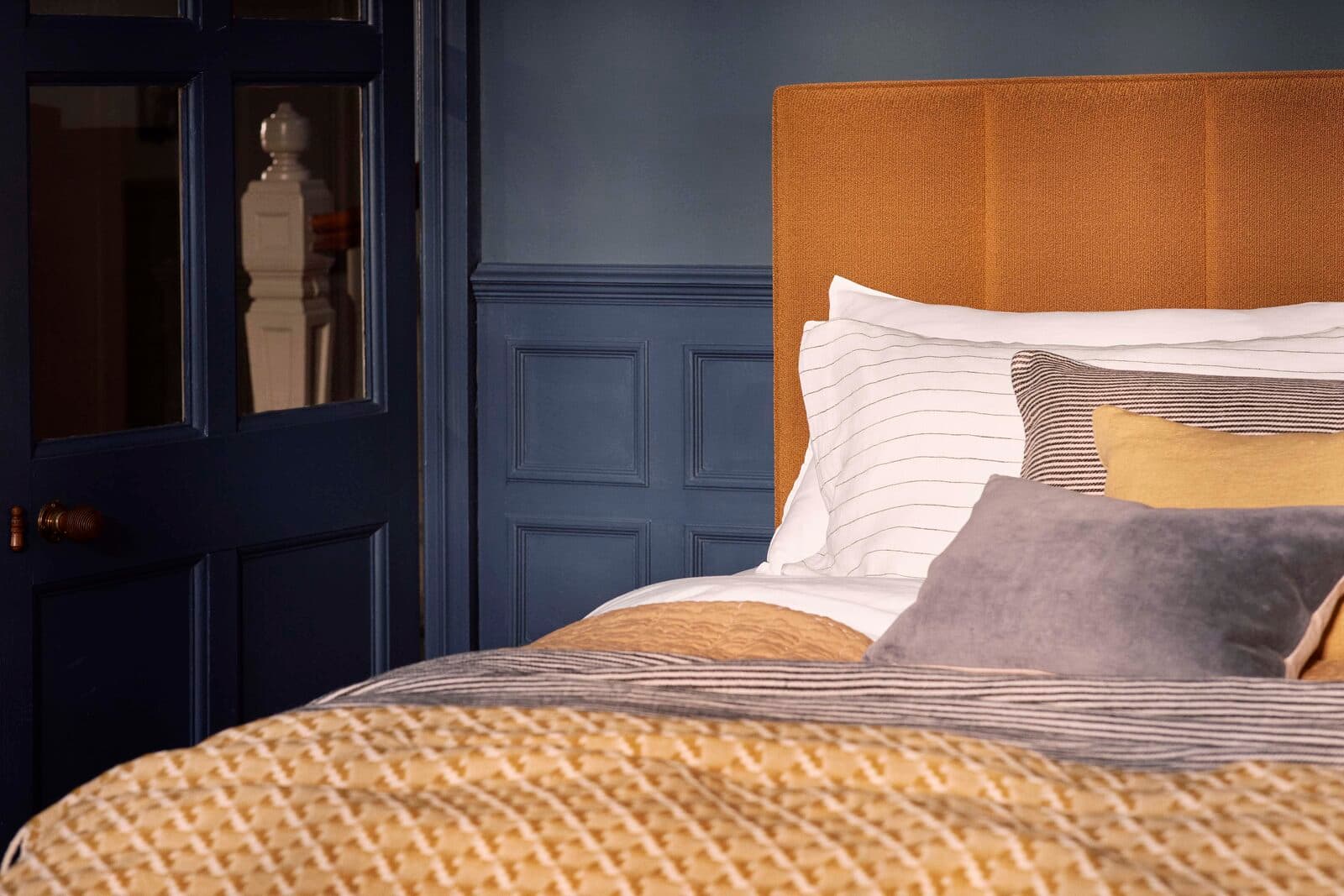 Vispring, The «Ceto» headboard in detail
